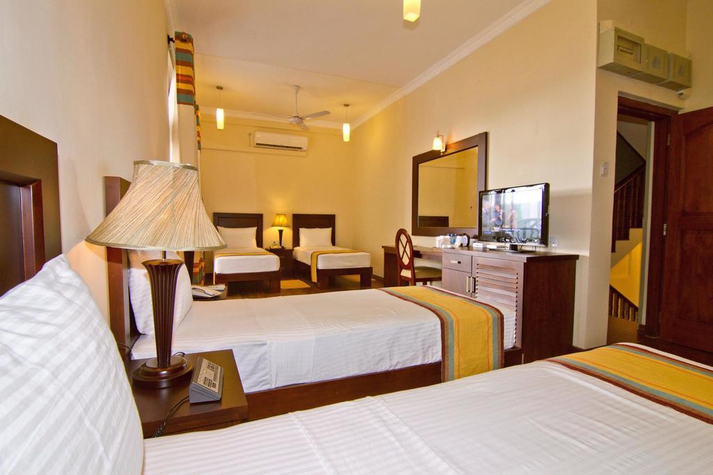Serene Grand Hotel Kandy Room photo